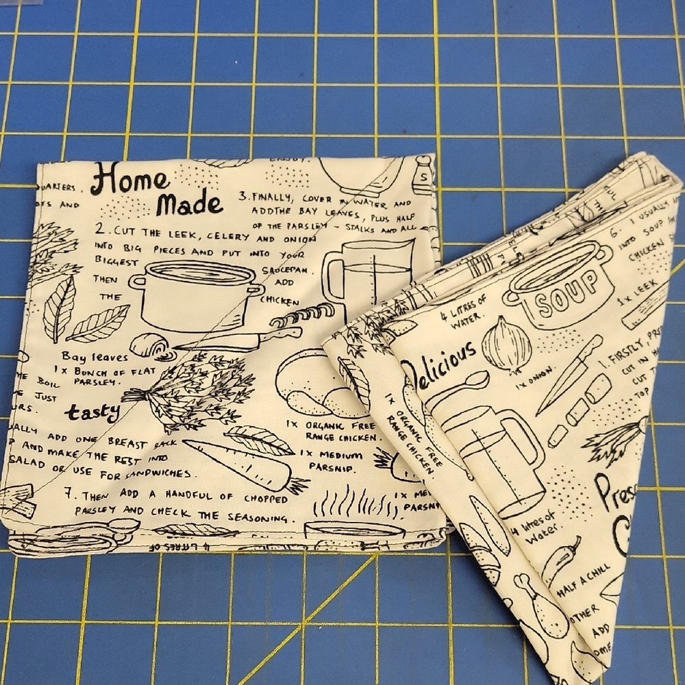 La Ti Da Handmade Creations Set of 2 Cloth 12" Napkin